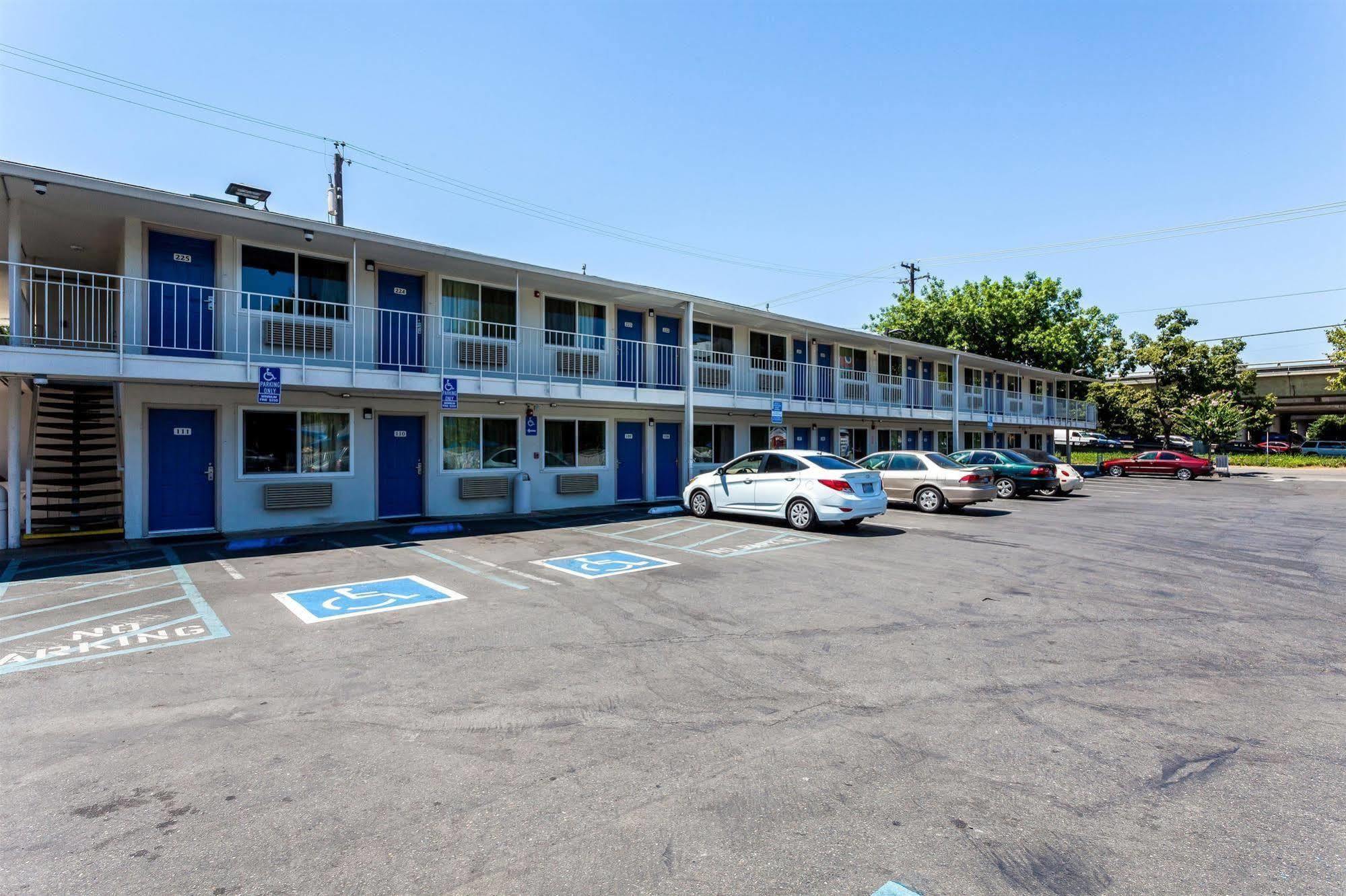 Motel 6 Sacramento, Ca - Downtown Exterior photo